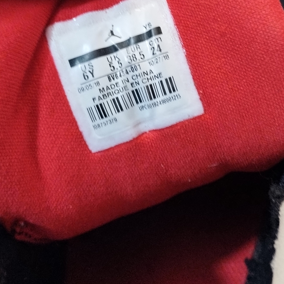 Jordan shoes size 6y - Picture 4 of 6